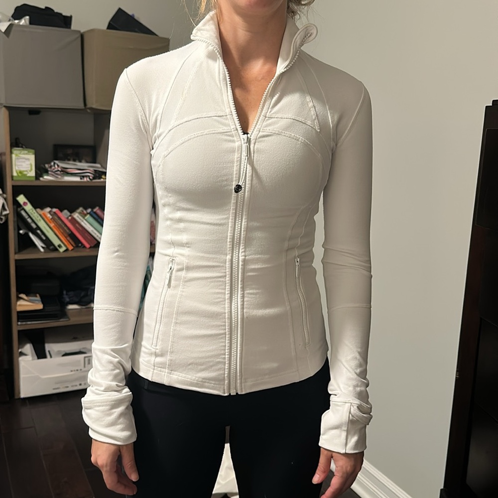 Lululemon Women's White Jacket - Picture 5 of 5